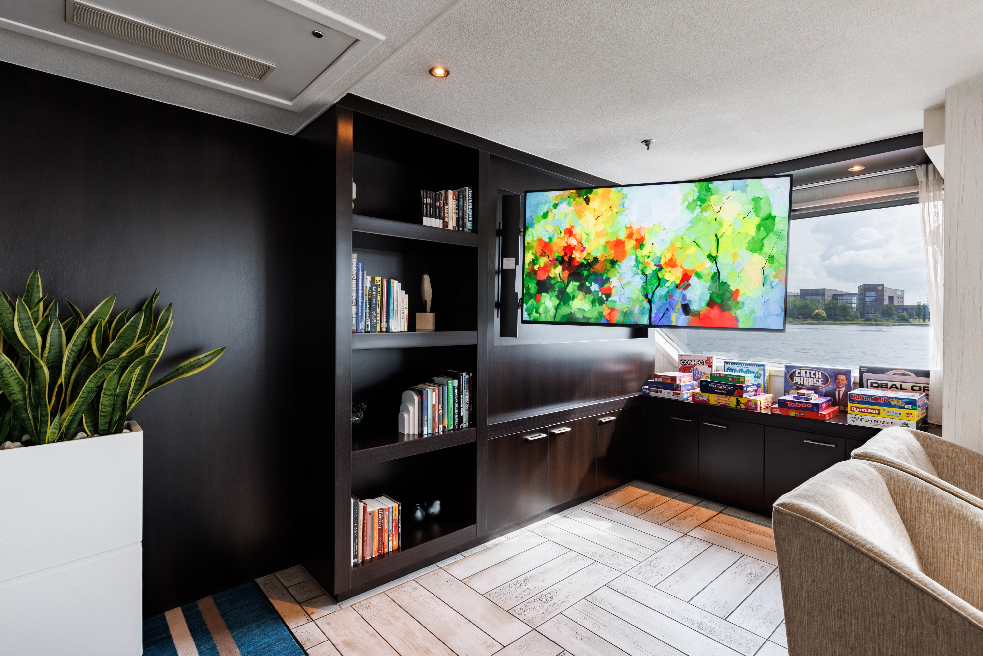 Avalon Vista - Club Lounge